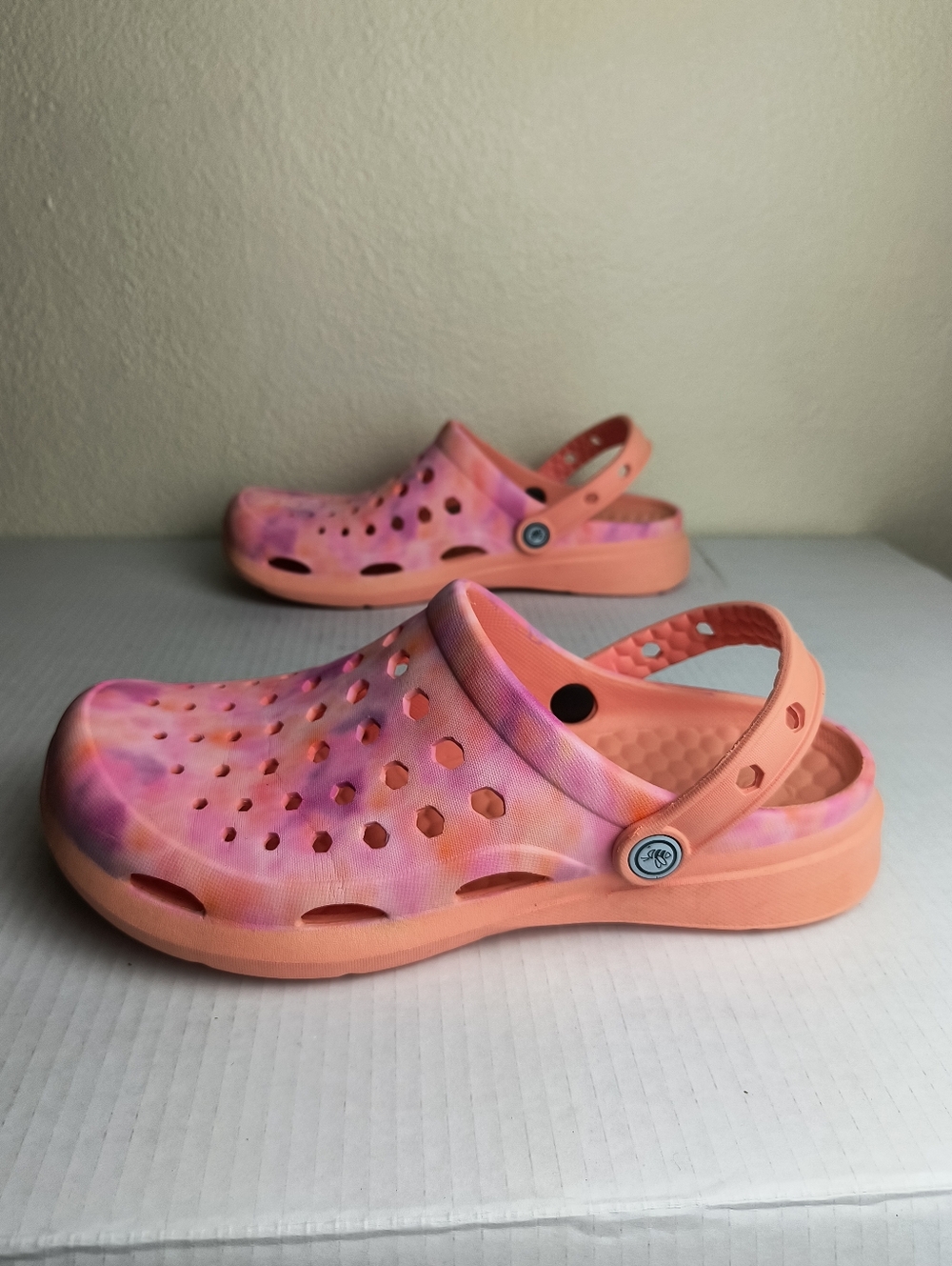 Joybees W10 | M8 Clogs Melon Cloud Tie Dye with Ventilation and Heel